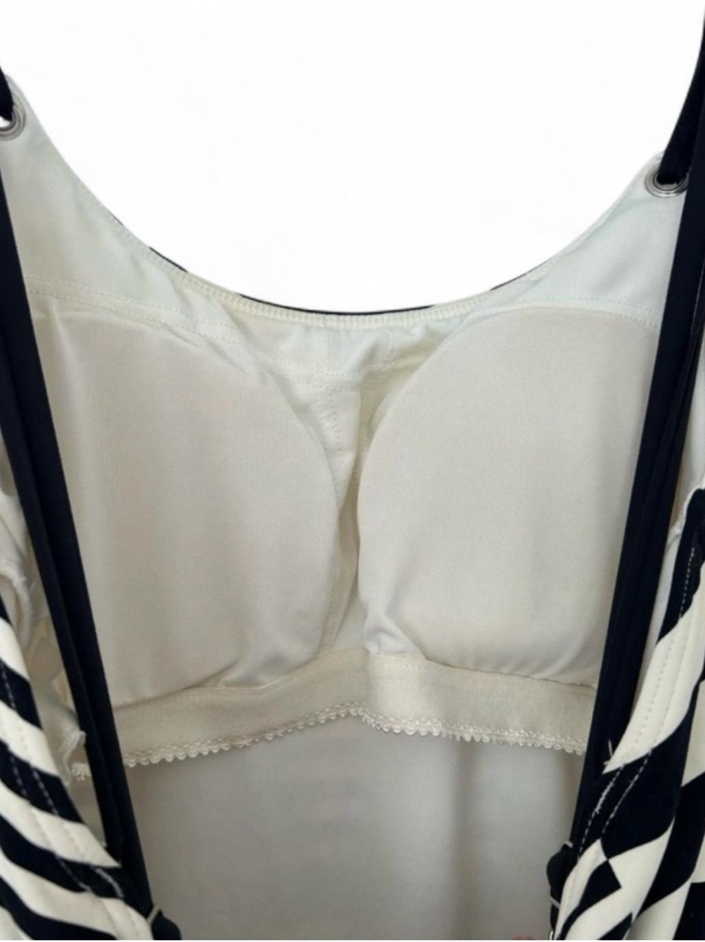 Michael Kors Women’s Black and White Striped One-Piece Swimsuit- Sz 6 - Picture 6 of 8
